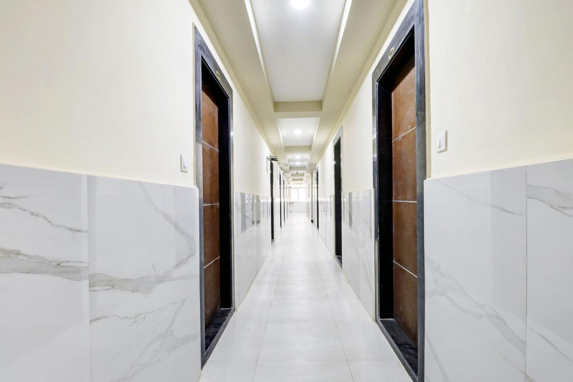 Super Hotel O Sri Harshitha Grand Near Zudio - Star Bazaar, Kundalhalli Gate Бенґалуру Екстер'єр фото