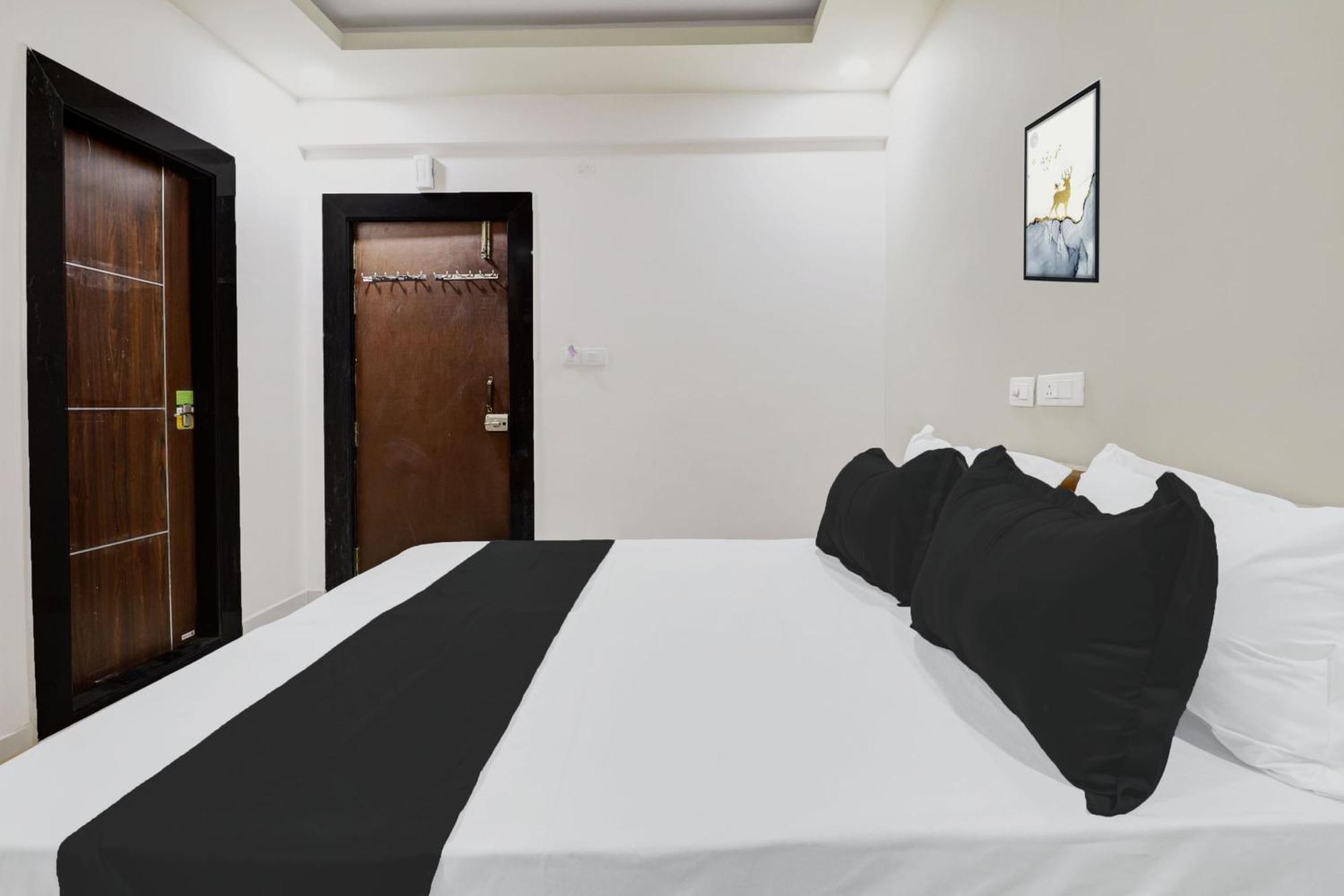 Super Hotel O Sri Harshitha Grand Near Zudio - Star Bazaar, Kundalhalli Gate Бенґалуру Екстер'єр фото
